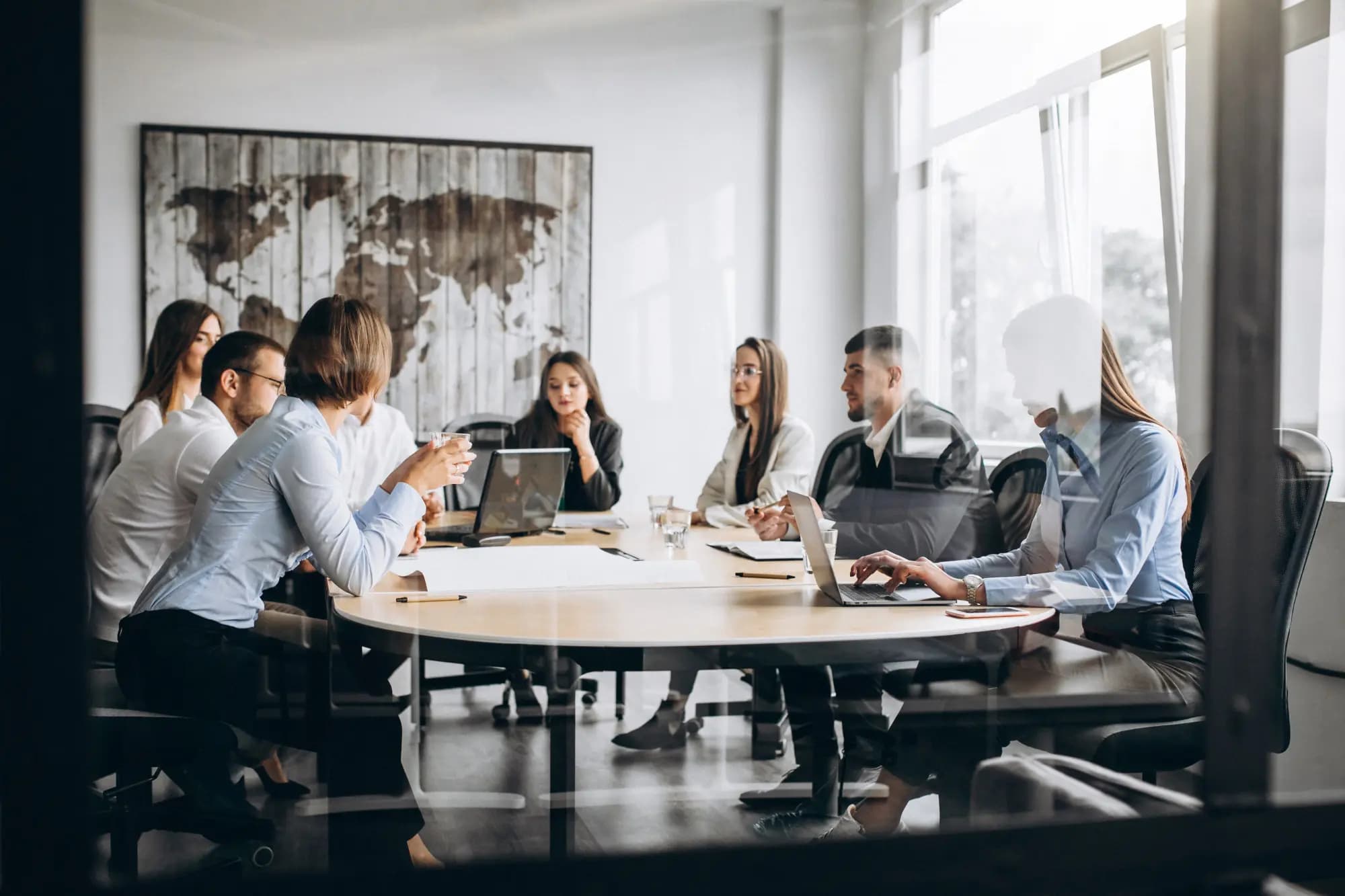 equipo trabajando en seguridad